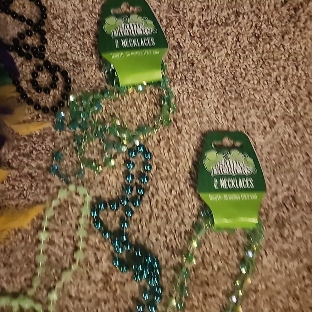 Mardi Gras St Pats Party In Bag Beads Boa Purple Green Gold Parade 18 Necklaces